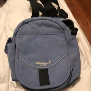 Small Eddie Bauer bag.